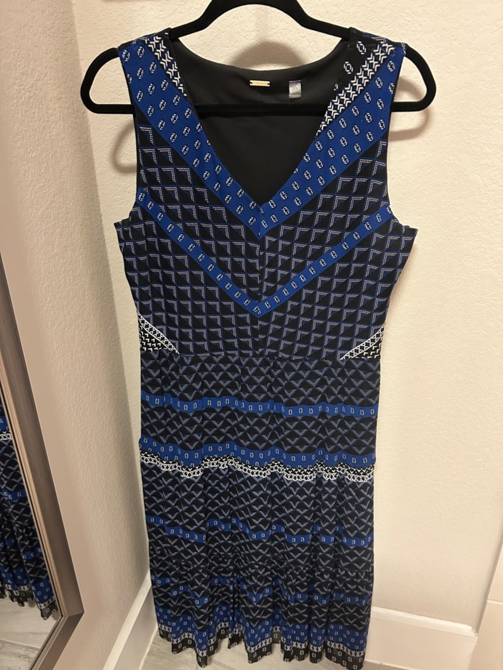 T Tahari Black, Blue & White Geometric V-Neck Midi Dress